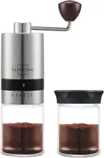 SILBERTHAL Manuelle Kaffeemühle aus Edelstahl & Glas – 6 Mahlgrade (Espresso bis Cold Brew) – Handkaffeemühle für Reisen, Camping & Zuhause – mit Geschenkbox